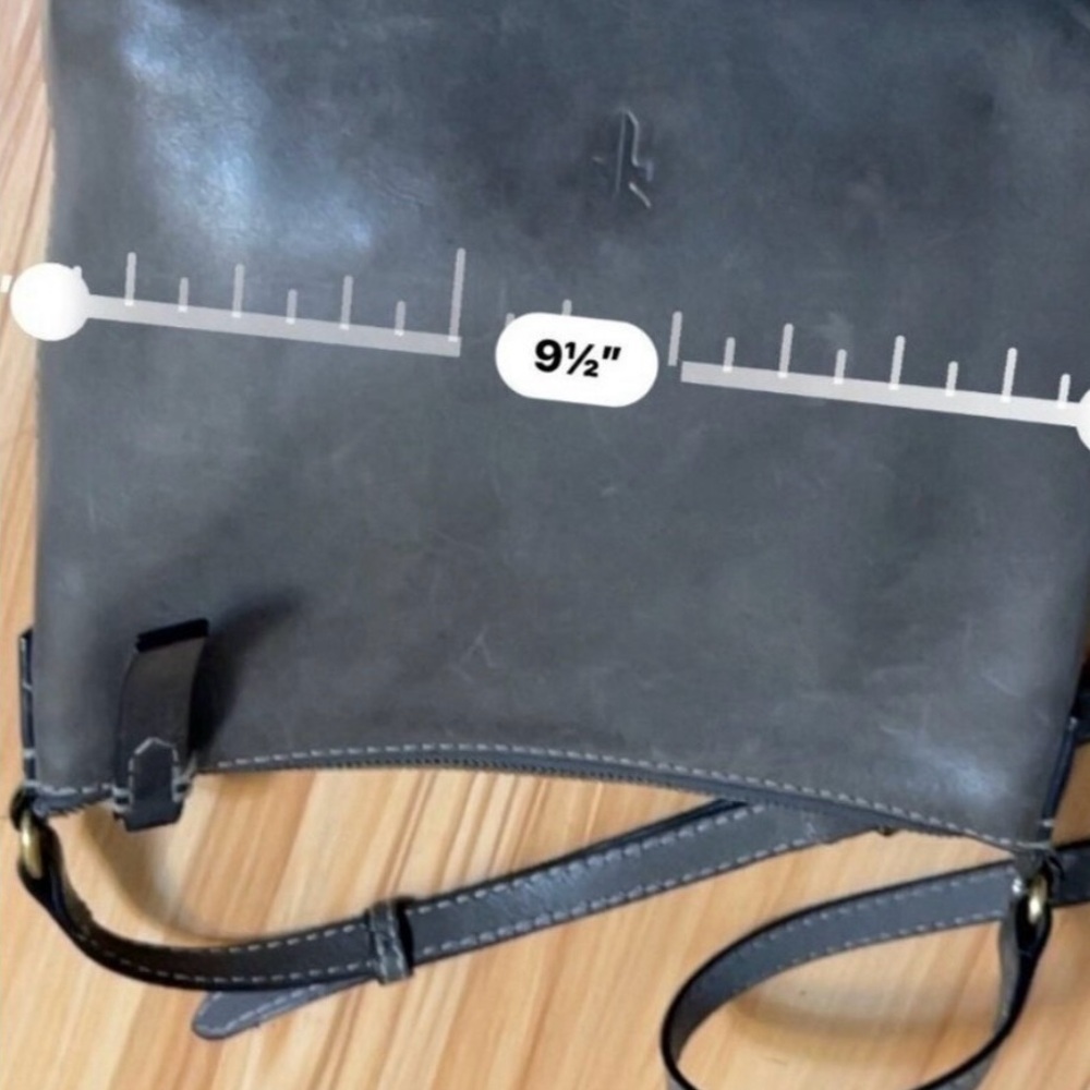 Frye Gray Carson Boho Crossbody Purse With Adjustable Strap & Perforated Logo - Picture 6 of 7